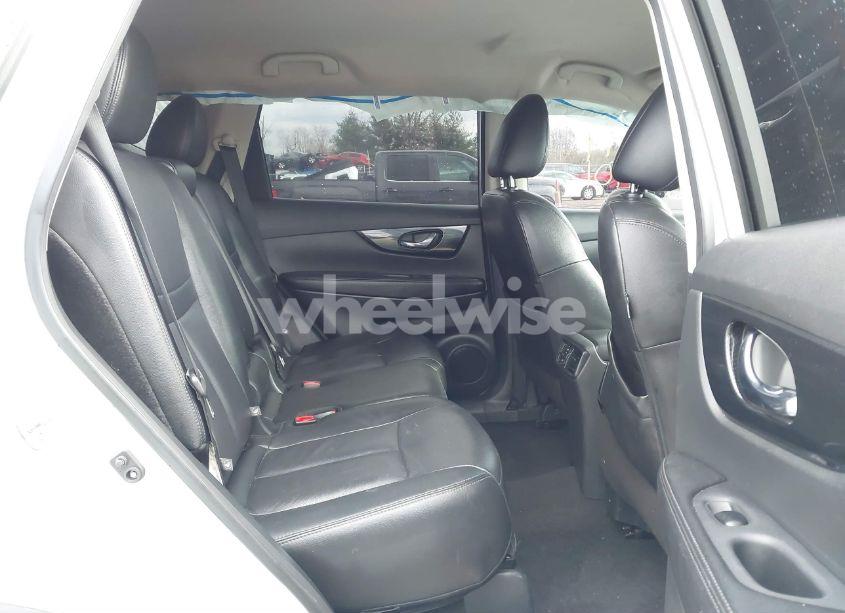 Photo 8 of 2019 Nissan Rogue SL (VIN 5N1AT2MV5KC753243)