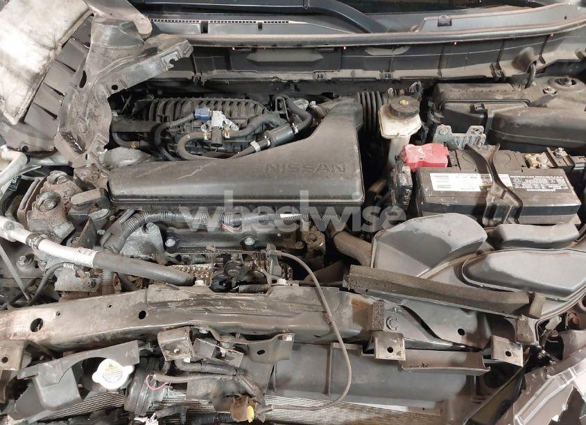 Photo 10 of 2019 Nissan Rogue SV (VIN 5N1AT2MV5KC772486)