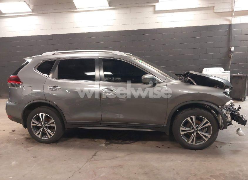 Photo 14 of 2019 Nissan Rogue SV (VIN 5N1AT2MV5KC772486)
