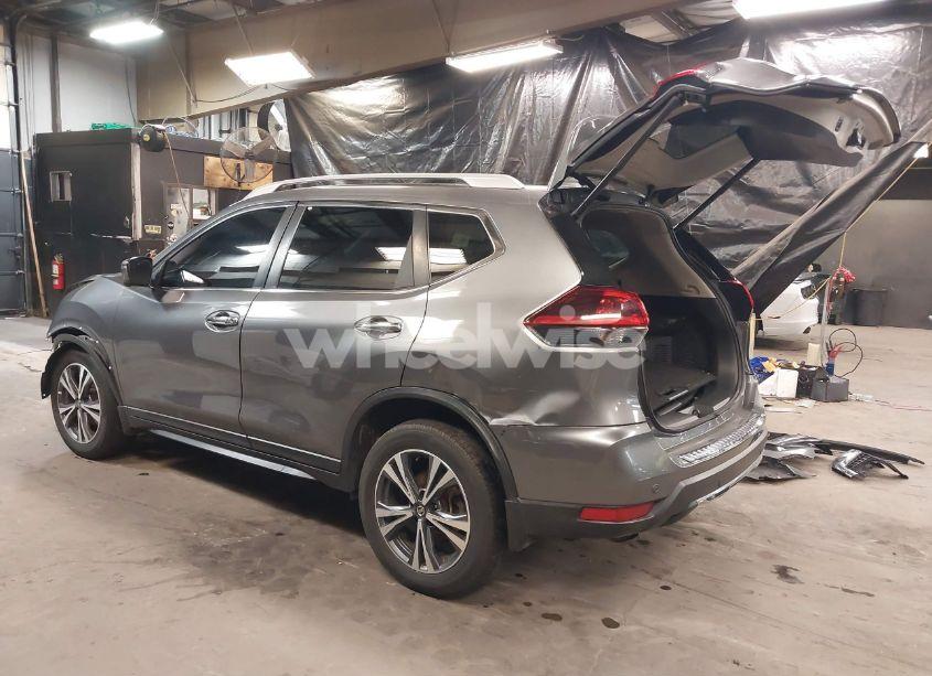 Photo 3 of 2019 Nissan Rogue SV (VIN 5N1AT2MV5KC772486)