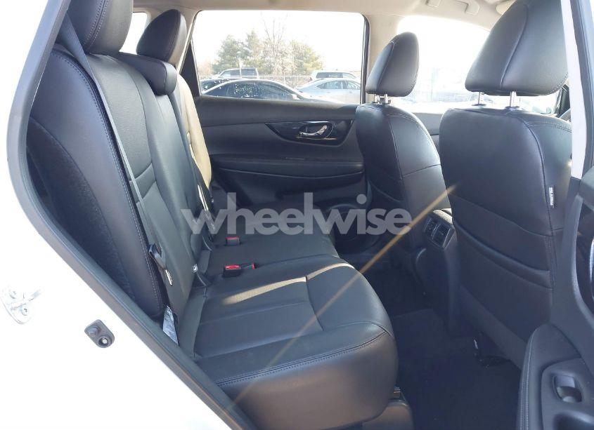 Photo 8 of 2019 Nissan Rogue SL (VIN 5N1AT2MV5KC799882)