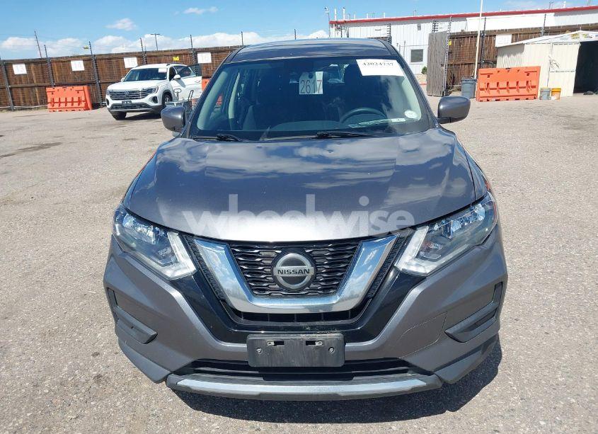 Photo 12 of 2019 Nissan Rogue S (VIN 5N1AT2MV5KC830564)
