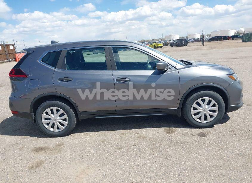 Photo 13 of 2019 Nissan Rogue S (VIN 5N1AT2MV5KC830564)