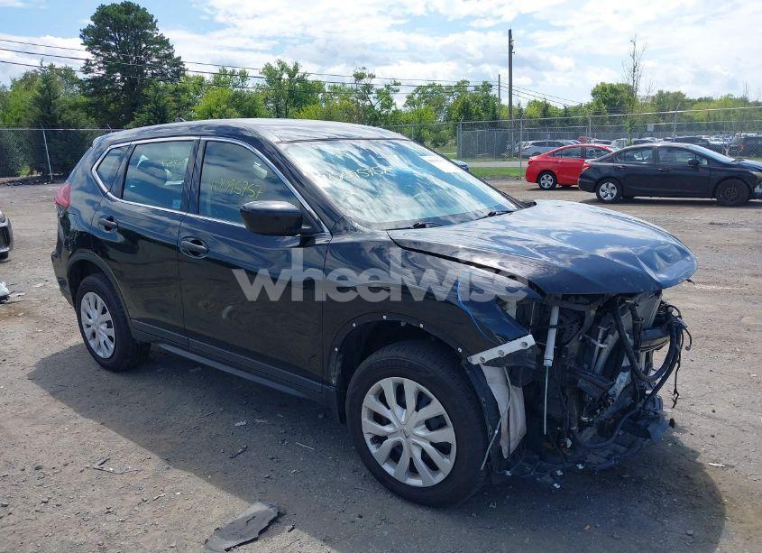 2019 Nissan Rogue S (VIN 5N1AT2MV5KC840592) main photo