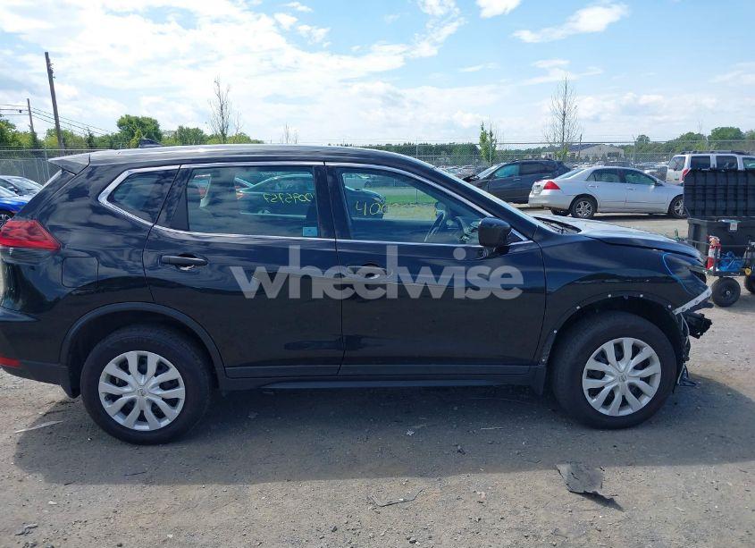 Photo 13 of 2019 Nissan Rogue S (VIN 5N1AT2MV5KC840592)