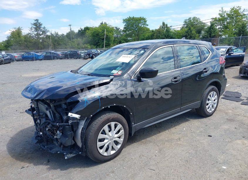 Photo 2 of 2019 Nissan Rogue S (VIN 5N1AT2MV5KC840592)
