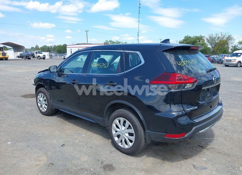 Photo 3 of 2019 Nissan Rogue S (VIN 5N1AT2MV5KC840592)