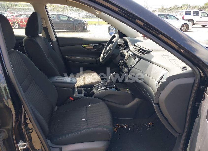 Photo 5 of 2019 Nissan Rogue S (VIN 5N1AT2MV5KC840592)