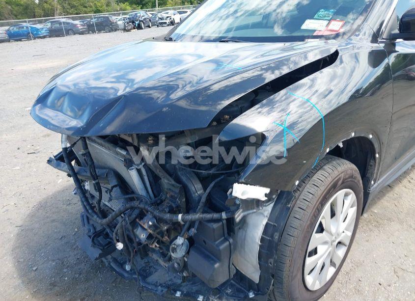 Photo 6 of 2019 Nissan Rogue S (VIN 5N1AT2MV5KC840592)