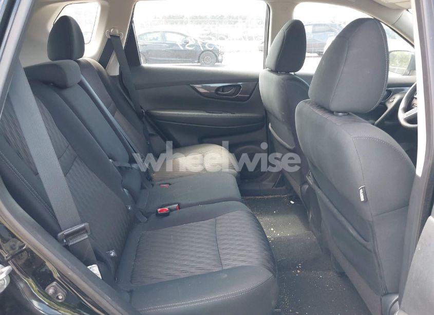 Photo 8 of 2019 Nissan Rogue S (VIN 5N1AT2MV5KC840592)