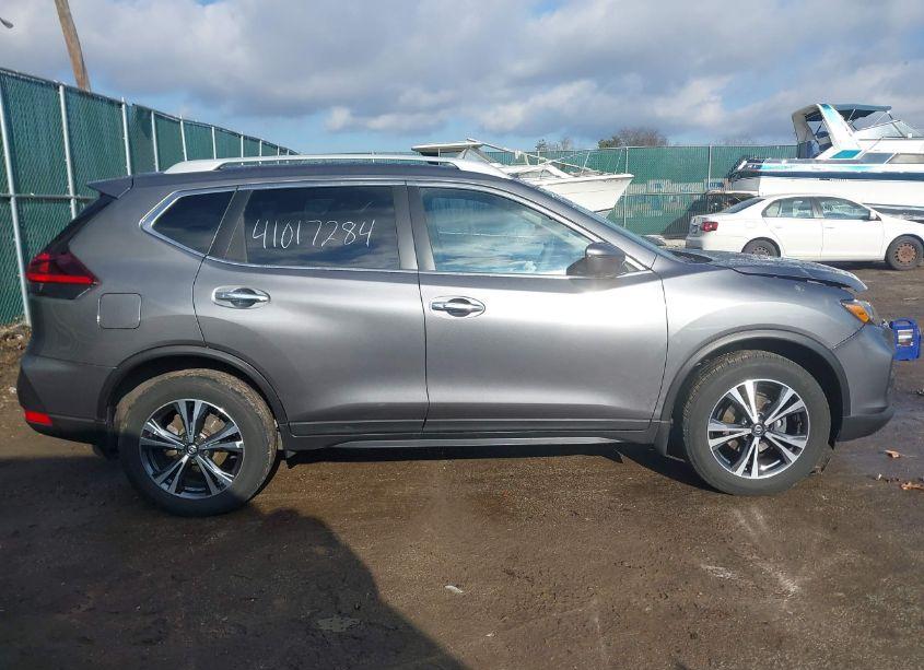 Photo 13 of 2019 Nissan Rogue SV (VIN 5N1AT2MV5KC845694)