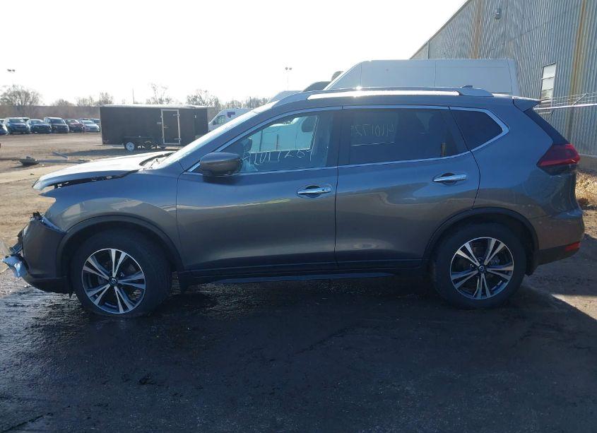 Photo 14 of 2019 Nissan Rogue SV (VIN 5N1AT2MV5KC845694)