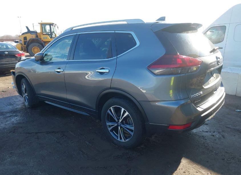 Photo 3 of 2019 Nissan Rogue SV (VIN 5N1AT2MV5KC845694)