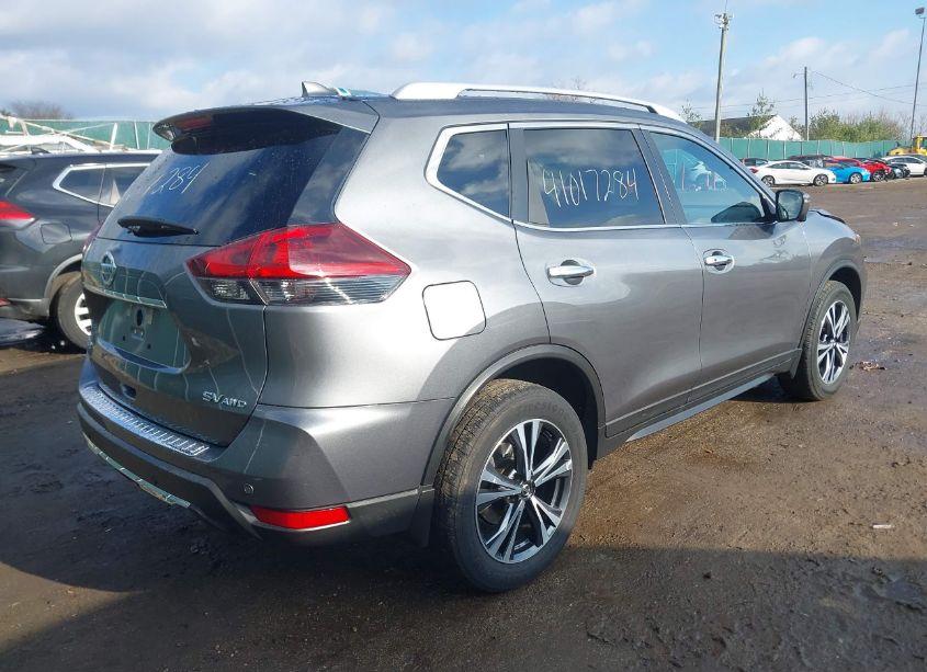 Photo 4 of 2019 Nissan Rogue SV (VIN 5N1AT2MV5KC845694)