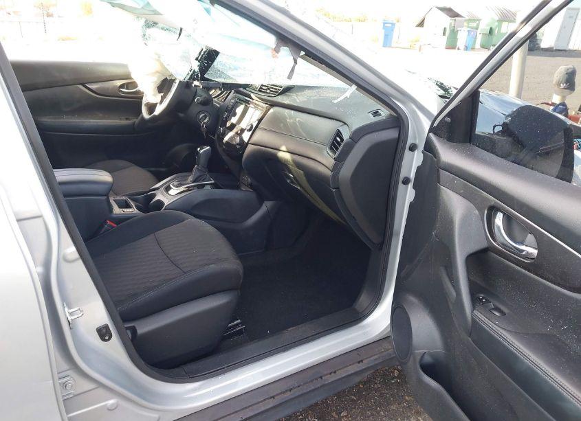 Photo 5 of 2020 Nissan Rogue S INTELLIGENT AWD (VIN 5N1AT2MV5LC737741)