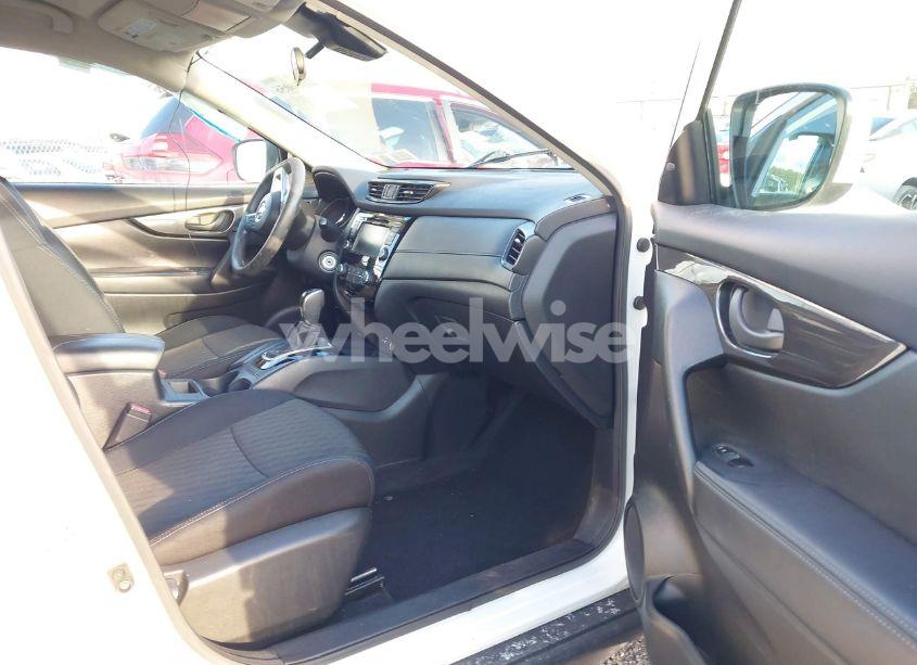 Photo 5 of 2020 Nissan Rogue S INTELLIGENT AWD (VIN 5N1AT2MV5LC763790)