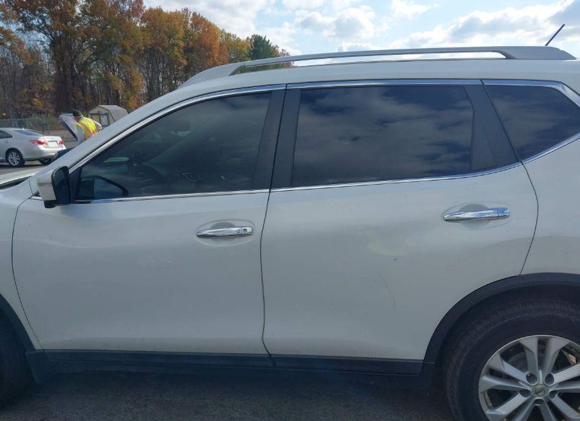 Photo 14 of 2014 Nissan Rogue SV (VIN 5N1AT2MV6EC801255)