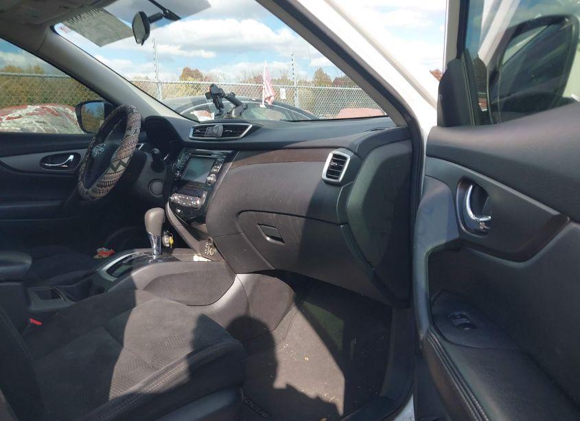 Photo 5 of 2014 Nissan Rogue SV (VIN 5N1AT2MV6EC801255)