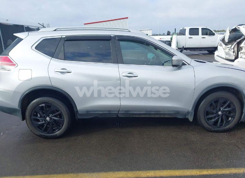 Photo 13 of 2015 Nissan Rogue SL (VIN 5N1AT2MV6FC754682)