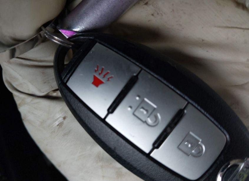 Photo 11 of 2015 Nissan Rogue SV (VIN 5N1AT2MV6FC770770)