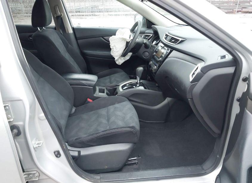 Photo 5 of 2015 Nissan Rogue SV (VIN 5N1AT2MV6FC770770)