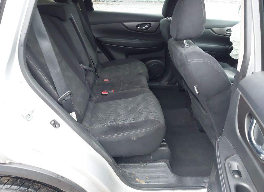 Photo 8 of 2015 Nissan Rogue SV (VIN 5N1AT2MV6FC770770)