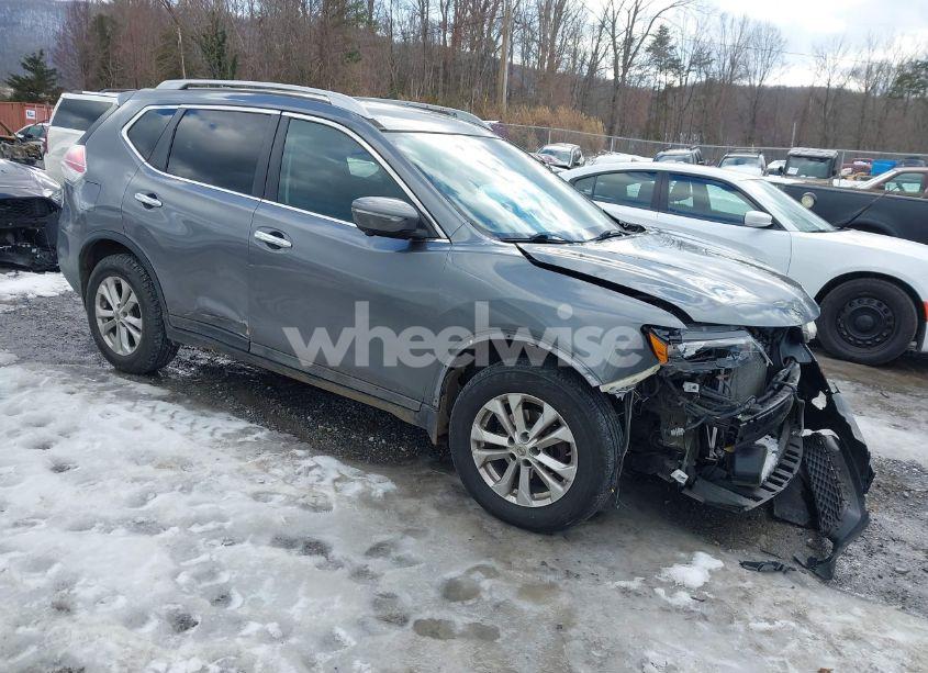 2015 Nissan Rogue SV (VIN 5N1AT2MV6FC814413) main photo