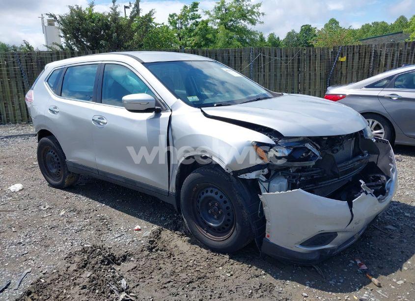 2015 Nissan Rogue S (VIN 5N1AT2MV6FC831163) main photo
