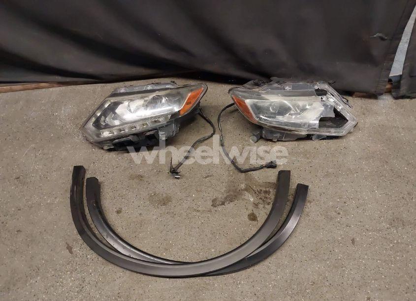 Photo 12 of 2015 Nissan Rogue SL (VIN 5N1AT2MV6FC903897)