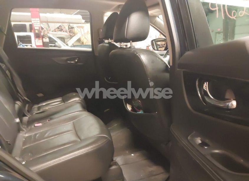 Photo 8 of 2016 Nissan Rogue SL (VIN 5N1AT2MV6GC765425)