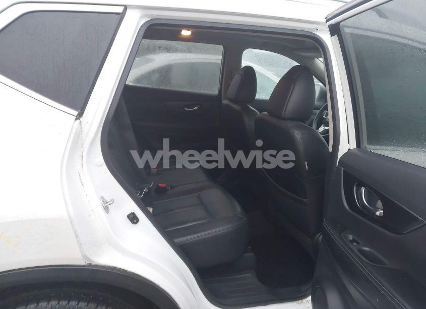 Photo 8 of 2016 Nissan Rogue SL (VIN 5N1AT2MV6GC863788)