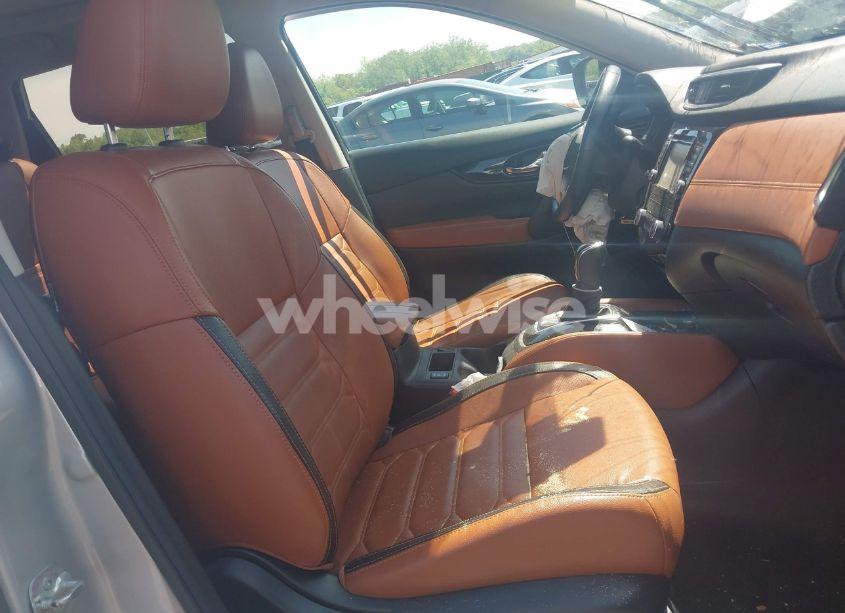 Photo 5 of 2017 Nissan Rogue SL (VIN 5N1AT2MV6HC764695)