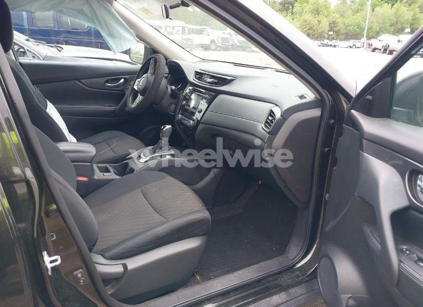 Photo 5 of 2017 Nissan Rogue SV (VIN 5N1AT2MV6HC774739)