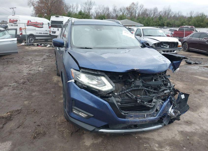 2017 Nissan Rogue SL (VIN 5N1AT2MV6HC813863) main photo