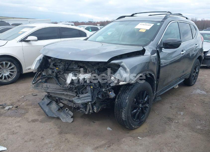 Photo 2 of 2017 Nissan Rogue SV (VIN 5N1AT2MV6HC830212)