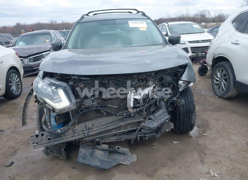 Photo 6 of 2017 Nissan Rogue SV (VIN 5N1AT2MV6HC830212)