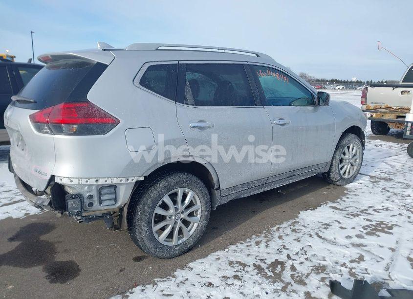 Photo 4 of 2017 Nissan Rogue SV (VIN 5N1AT2MV6HC885694)