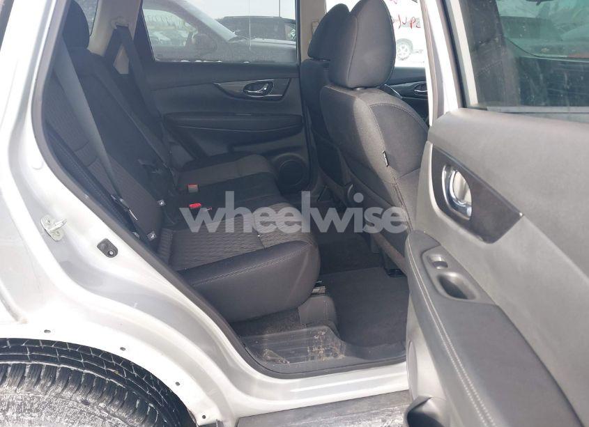 Photo 8 of 2017 Nissan Rogue SV (VIN 5N1AT2MV6HC885694)