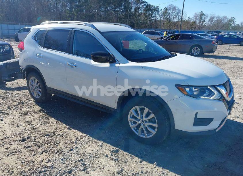 2017 Nissan Rogue SV (VIN 5N1AT2MV6HC896730) main photo