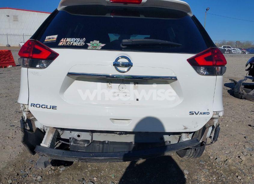 Photo 6 of 2017 Nissan Rogue SV (VIN 5N1AT2MV6HC896730)