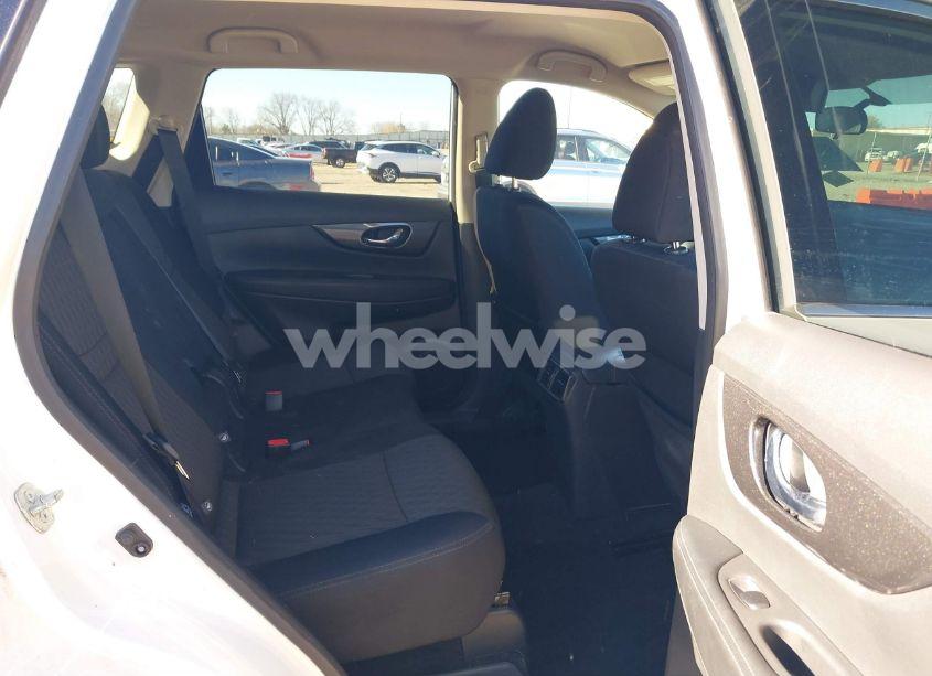 Photo 8 of 2017 Nissan Rogue SV (VIN 5N1AT2MV6HC896730)