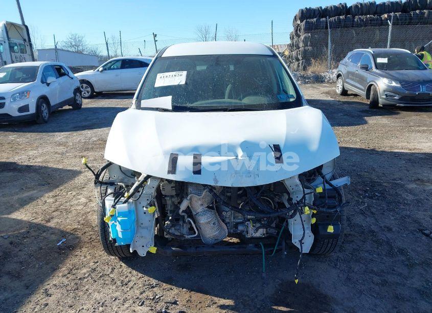 Photo 13 of 2018 Nissan Rogue S (VIN 5N1AT2MV6JC737728)