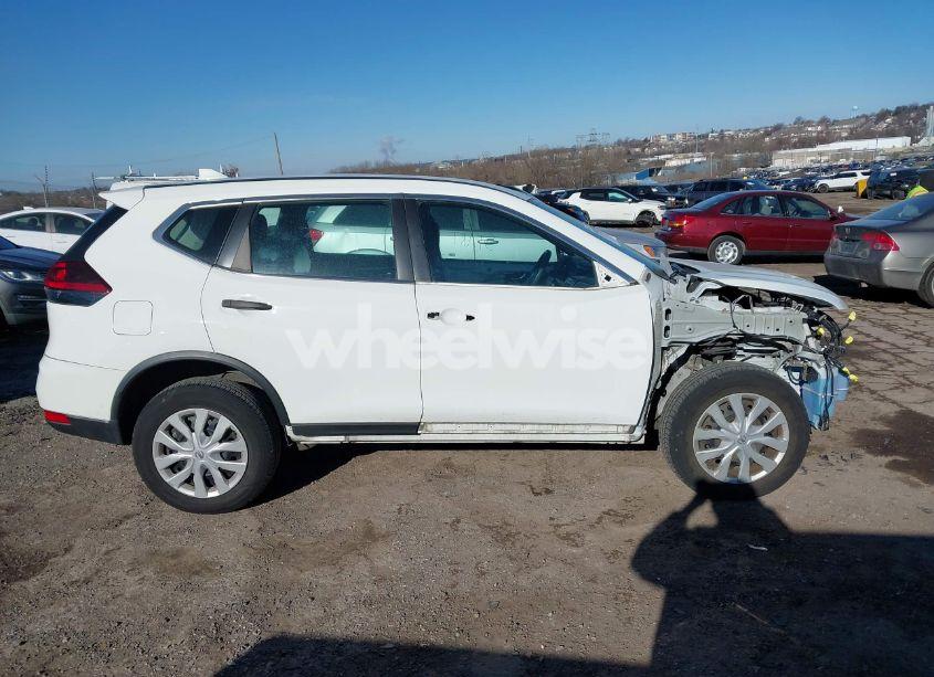 Photo 14 of 2018 Nissan Rogue S (VIN 5N1AT2MV6JC737728)