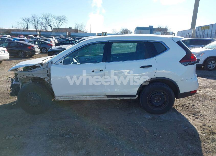 Photo 15 of 2018 Nissan Rogue S (VIN 5N1AT2MV6JC737728)