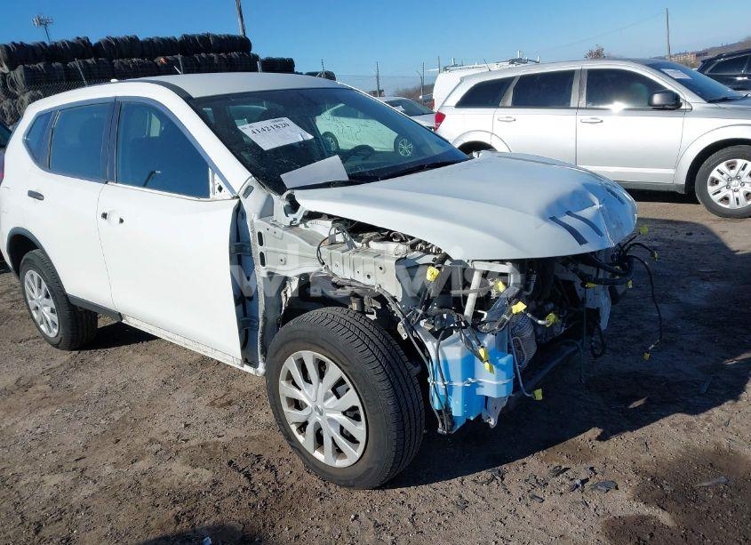 Photo 18 of 2018 Nissan Rogue S (VIN 5N1AT2MV6JC737728)