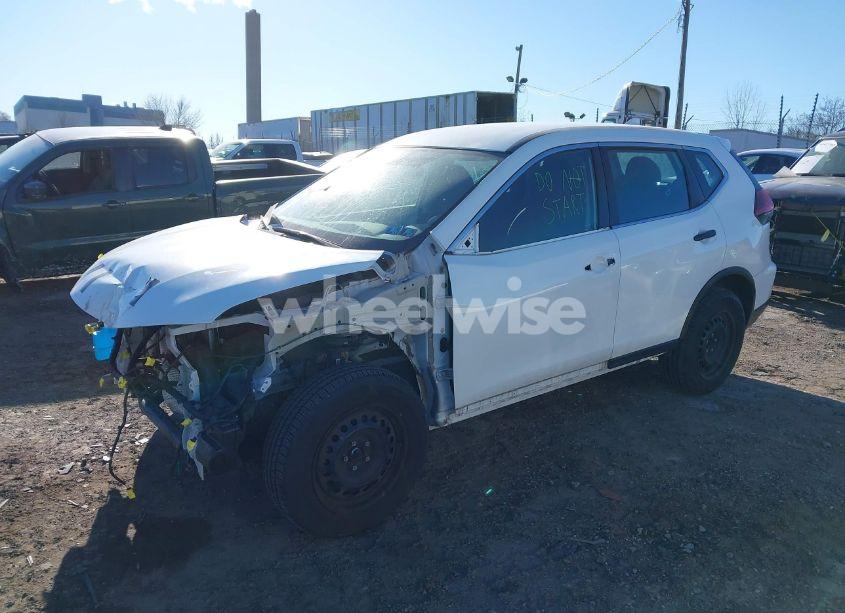 Photo 2 of 2018 Nissan Rogue S (VIN 5N1AT2MV6JC737728)