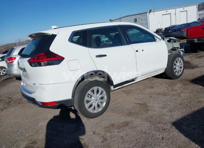 Photo 4 of 2018 Nissan Rogue S (VIN 5N1AT2MV6JC737728)