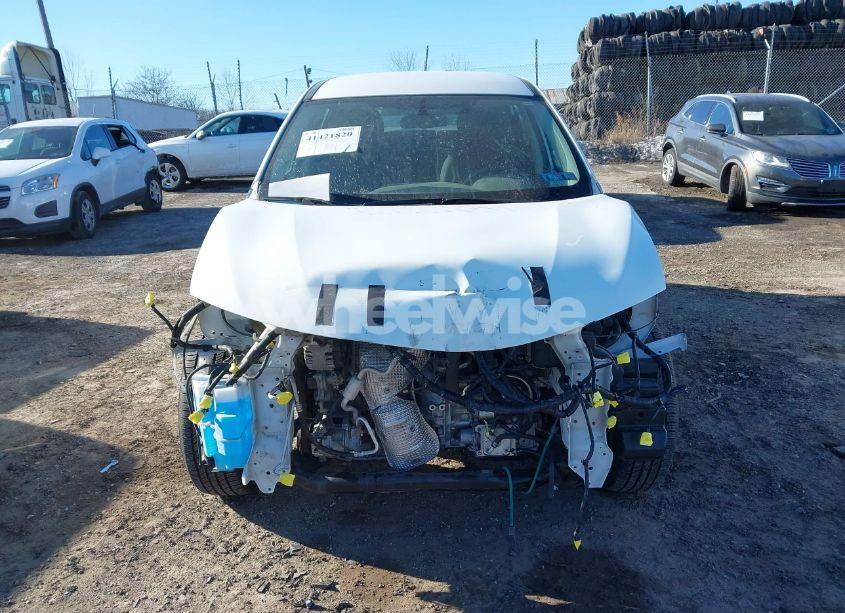 Photo 6 of 2018 Nissan Rogue S (VIN 5N1AT2MV6JC737728)