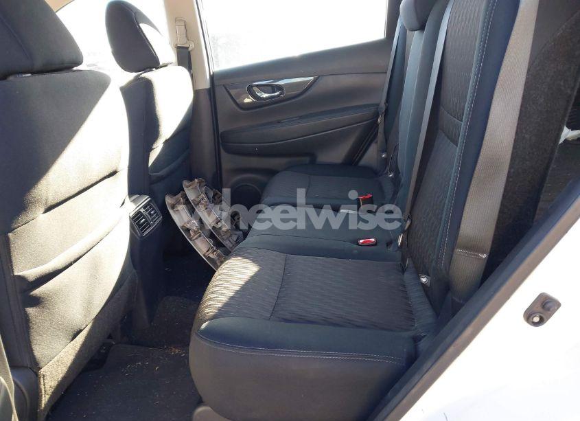 Photo 8 of 2018 Nissan Rogue S (VIN 5N1AT2MV6JC737728)