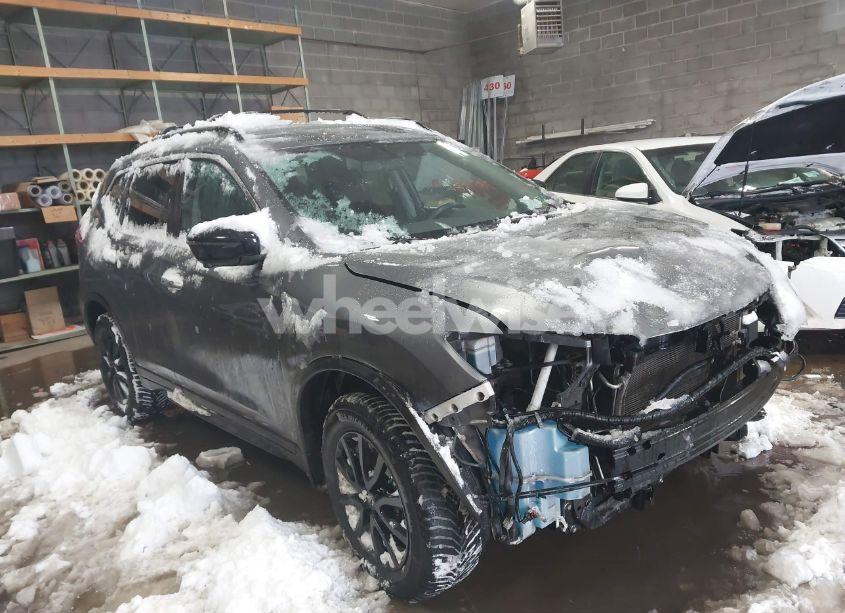 2018 Nissan Rogue SV (VIN 5N1AT2MV6JC766470) main photo